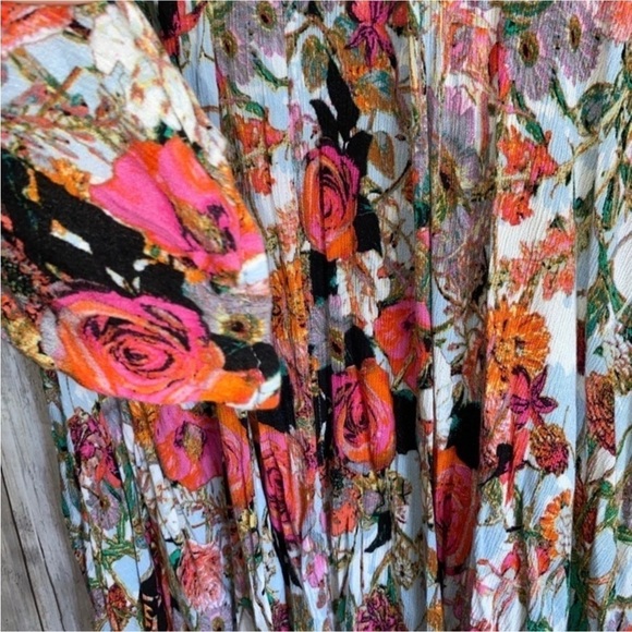 Jodifl Floral Open Neck Tunic - Picture 4 of 6